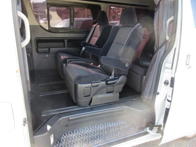 ハイエースワゴン GL キャプテンシート4脚/BIGX11インチナビ/フリップダウンモニター/UIリアスタビ/BLITZマフラー/コブラボンネット/F、左S、Rカメラ/デジタルインナーミラー/スロコン/クルコン/パドルシフト(12枚目)