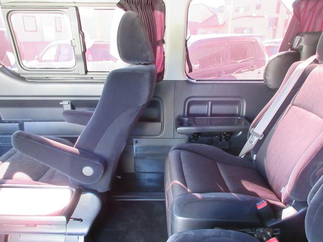 ハイエースワゴン GL キャプテンシート4脚/BIGX11インチナビ/フリップダウンモニター/UIリアスタビ/BLITZマフラー/コブラボンネット/F、左S、Rカメラ/デジタルインナーミラー/スロコン/クルコン/パドルシフト(16枚目)