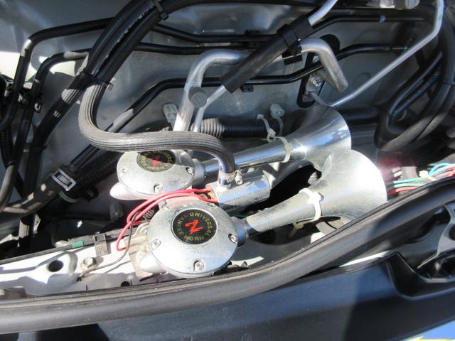 ハイエースワゴン GL キャプテンシート4脚/BIGX11インチナビ/フリップダウンモニター/UIリアスタビ/BLITZマフラー/コブラボンネット/F、左S、Rカメラ/デジタルインナーミラー/スロコン/クルコン/パドルシフト(63枚目)