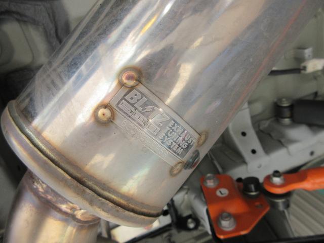 ハイエースワゴン GL キャプテンシート4脚/BIGX11インチナビ/フリップダウンモニター/UIリアスタビ/BLITZマフラー/コブラボンネット/F、左S、Rカメラ/デジタルインナーミラー/スロコン/クルコン/パドルシフト(78枚目)