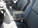 運転席には肘掛がついています。リラックスしたドライブができます。(^_^)/〜