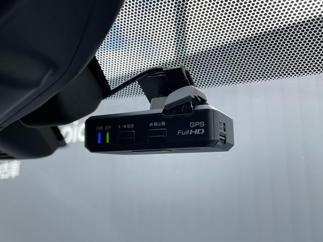 �l�C�̃h���C�u���R�[�_�[�����S�E���S�ȉ^�]�̂��߂��͂�K�{�̑����ł��ˁ�