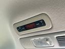 後席専用エアコンのあるデュアルエアコン装備車☆暑い夏でも全席が快適です♪