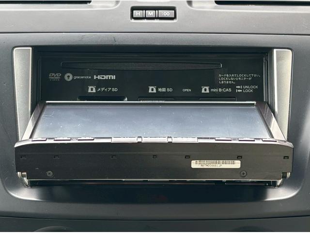 プレマシー ２０Ｃ　４ＷＤ　７人乗り　左側電動スライドドア　ＥＴＣ　ナビ　バックカメラ　フルセグＴＶ　Ｂｌｕｅｔｏｏｔｈ　ＣＤ　ＤＶＤ　オートエアコン　キーレスエントリー　電動格納ミラー　ＡＷ１５インチ　３列シート（16枚目）