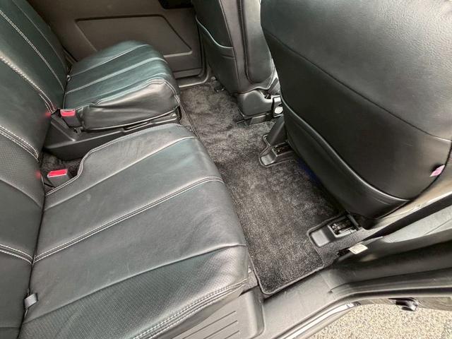 プレマシー ２０Ｃ　４ＷＤ　７人乗り　左側電動スライドドア　ＥＴＣ　ナビ　バックカメラ　フルセグＴＶ　Ｂｌｕｅｔｏｏｔｈ　ＣＤ　ＤＶＤ　オートエアコン　キーレスエントリー　電動格納ミラー　ＡＷ１５インチ　３列シート（30枚目）