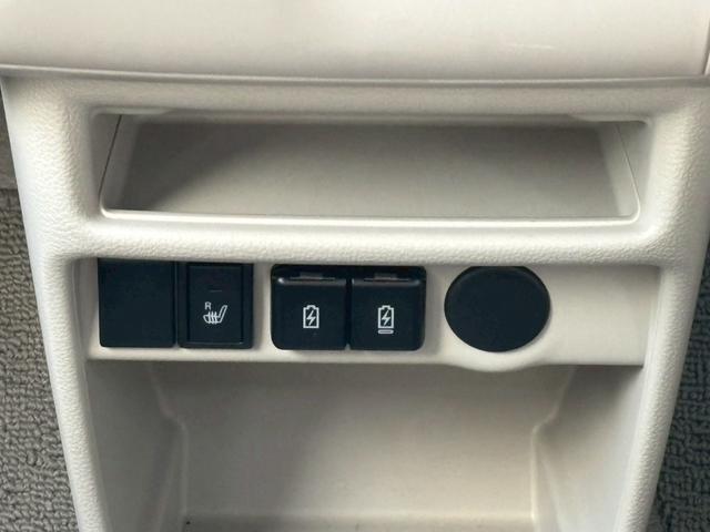 アルトラパン Ｇ　衝突被害軽減システム　レーンアシスト　ＥＴＣ　ＣＤ　Ｂｌｕｅｔｏｏｔｈ　ＵＳＢ　スマートキー　バックソナー　電動格納ミラー　シートヒーター　オートライト　ＡＢＳ　横滑り防止装置　アイドリングストップ（8枚目）