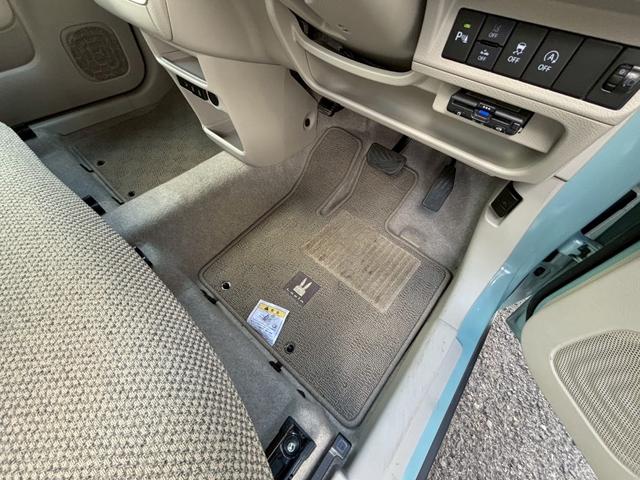 アルトラパン Ｇ　衝突被害軽減システム　レーンアシスト　ＥＴＣ　ＣＤ　Ｂｌｕｅｔｏｏｔｈ　ＵＳＢ　スマートキー　バックソナー　電動格納ミラー　シートヒーター　オートライト　ＡＢＳ　横滑り防止装置　アイドリングストップ（29枚目）