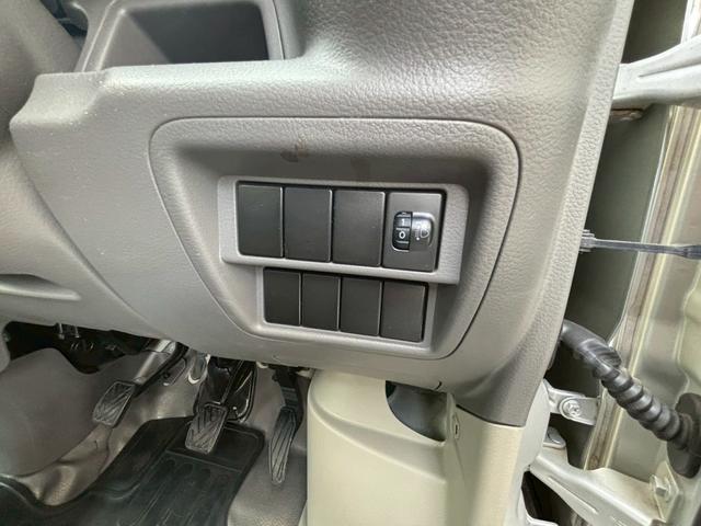 エブリイ ＰＡ　４ＷＤ　ハイルーフ　５速ＭＴ　ルーフキャリア　両側スライドドア　ＡＭ／ＦＭラジオ　ＡＢＳ　エアコン　パワーステアリング　運転席・助手席エアバック　衝突安全ボディ（8枚目）