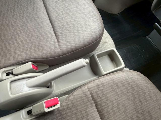 エブリイ ＰＡ　４ＷＤ　ハイルーフ　５速ＭＴ　ルーフキャリア　両側スライドドア　ＡＭ／ＦＭラジオ　ＡＢＳ　エアコン　パワーステアリング　運転席・助手席エアバック　衝突安全ボディ（11枚目）