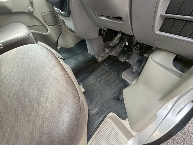 エブリイ ＰＡ　４ＷＤ　ハイルーフ　５速ＭＴ　ルーフキャリア　両側スライドドア　ＡＭ／ＦＭラジオ　ＡＢＳ　エアコン　パワーステアリング　運転席・助手席エアバック　衝突安全ボディ（15枚目）
