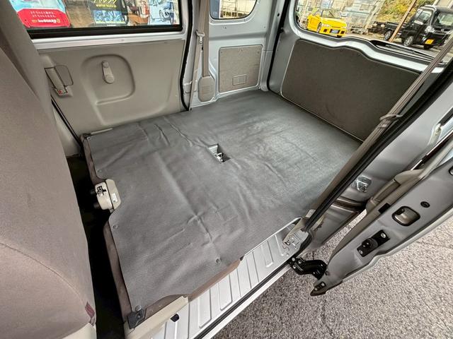 エブリイ ＰＡ　４ＷＤ　ハイルーフ　５速ＭＴ　ルーフキャリア　両側スライドドア　ＡＭ／ＦＭラジオ　ＡＢＳ　エアコン　パワーステアリング　運転席・助手席エアバック　衝突安全ボディ（20枚目）