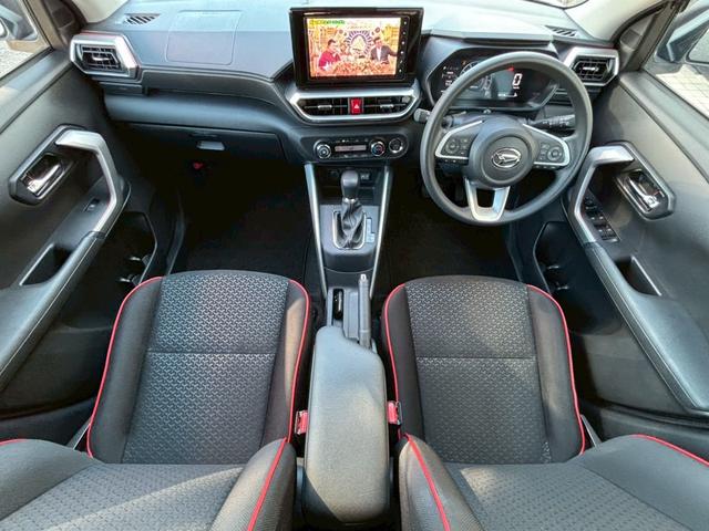 ロッキー Ｇ　４ＷＤ　衝突被害軽減システム　レーンアシスト　ＥＴＣ　ナビ　バックカメラ　フルセグＴＶ　Ｂｌｕｅｔｏｏｔｈ　ＣＤ　ＤＶＤ　ＬＥＤヘッドライト　ＡＷ１７インチ　クルコン　シートヒーター　サイドカーテン（26枚目）