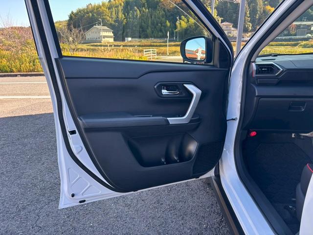 ロッキー Ｇ　４ＷＤ　衝突被害軽減システム　レーンアシスト　ＥＴＣ　ナビ　バックカメラ　フルセグＴＶ　Ｂｌｕｅｔｏｏｔｈ　ＣＤ　ＤＶＤ　ＬＥＤヘッドライト　ＡＷ１７インチ　クルコン　シートヒーター　サイドカーテン（47枚目）