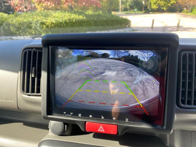 バックカメラも付いています。駐車の時に便利なのはもちろんの事、後方死角にいる子供たちに気が付くことができるので安心安全ですね
