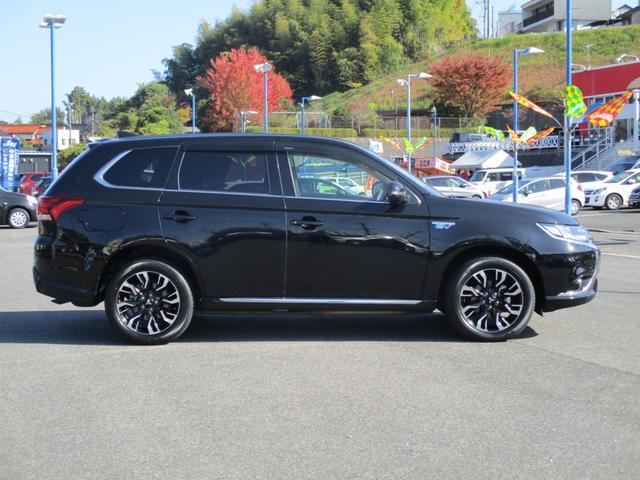 Gセーフティパッケージ 純正ナビフルセグ アラウンドビューモニター 4WD シートヒーター パワーシート ワンオーナー(4枚目)