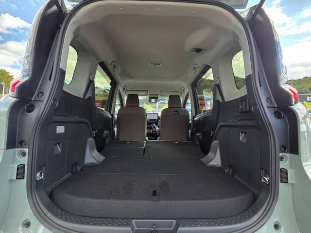 シエンタ ハイブリッドＺ　純正ナビ　フルセグ　全方位カメラ　純正ドラレコ　両側Ｐスライドドア　スマートキーオートクルーズ　クリアランスソナー　セーフティセンス　ＬＥＤライト　ステアリングヒーター　シートヒーター（8枚目）