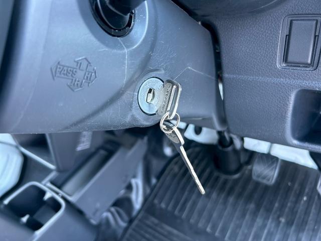 キャリイトラック KCエアコン・パワステ 5速マニュアル 純正オーディオ マニュアルエアコン 純正スチール12インチ(19枚目)