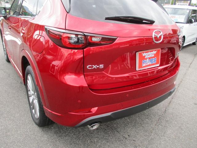 ＣＸ－５ ＸＤ　エクスクルーシブモード　サンルーフ　ディーゼルターボ　本革シート　両席Ｐシート　ＢＯＳＥ　シートヒーター　シートエアコン　ディスプレイオーディオ　全方位モニター　クリアランスソナー　置くだけ充電　ブラインドスポットモニター（11枚目）