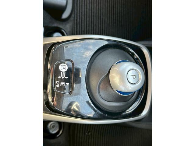 ノート e-パワー B ※アラウンドビューモニター・オートライト・オートエアコン・キーレスプッシュスタート・スマートキー・社外ナビ・TV・ISOFIX・シートリフター・デジタルインナーミラー・ETC・エマージェンシーブレーキ(32枚目)