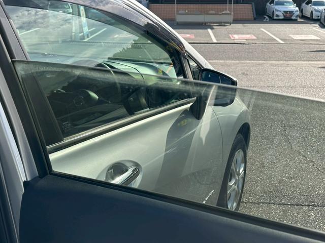 ノート e-パワー B ※アラウンドビューモニター・オートライト・オートエアコン・キーレスプッシュスタート・スマートキー・社外ナビ・TV・ISOFIX・シートリフター・デジタルインナーミラー・ETC・エマージェンシーブレーキ(36枚目)