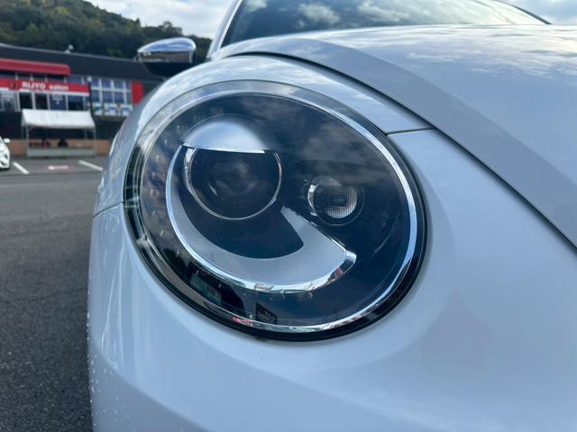 ザ・ビートル デザインマイスター　革巻きステアリング　純正ナビ　フルセグＴＶ　バックモニター　パドルシフト　オートエアコン　純正１７インチアルミ　ＥＴＣ（10枚目）