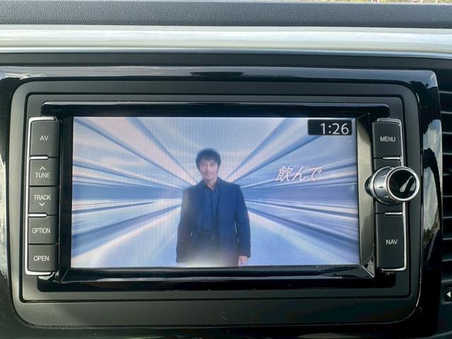 ザ・ビートル デザインマイスター　革巻きステアリング　純正ナビ　フルセグＴＶ　バックモニター　パドルシフト　オートエアコン　純正１７インチアルミ　ＥＴＣ（22枚目）