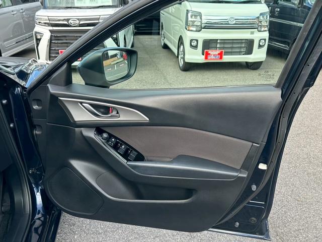 アクセラスポーツ 15S ※LEDヘッドライト・純正ナビ・全方位モニター・ドライブレコーダー・サイドエアバッグ・カーテンエアバッグ・プライバシーガラス・Bluetooth・オートエアコン・オートハイビーム・純正アルミ・クルコン(12枚目)