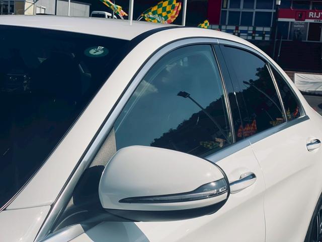 Cクラス C220dローレウスエディションスポーツプラスパック 純正ナビ/バックカメラ/本革シート/メモリーパワーシート/ETC/ヘッドライトLED/アンビエントライト/ディーゼルエンジン/スペアキー/純正アルミホイール/BSM(13枚目)