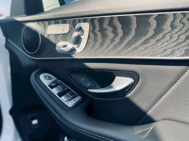 Cクラス C220dローレウスエディションスポーツプラスパック 純正ナビ/バックカメラ/本革シート/メモリーパワーシート/ETC/ヘッドライトLED/アンビエントライト/ディーゼルエンジン/スペアキー/純正アルミホイール/BSM(33枚目)