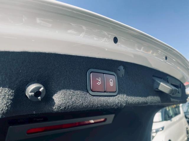 Cクラス C220dローレウスエディションスポーツプラスパック 純正ナビ/バックカメラ/本革シート/メモリーパワーシート/ETC/ヘッドライトLED/アンビエントライト/ディーゼルエンジン/スペアキー/純正アルミホイール/BSM(43枚目)