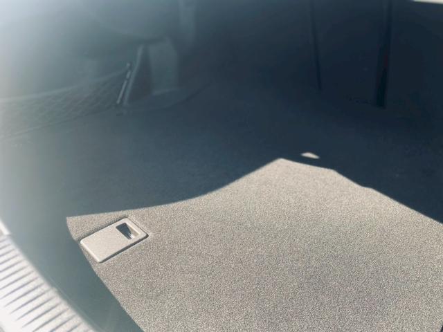 Cクラス C220dローレウスエディションスポーツプラスパック 純正ナビ/バックカメラ/本革シート/メモリーパワーシート/ETC/ヘッドライトLED/アンビエントライト/ディーゼルエンジン/スペアキー/純正アルミホイール/BSM(46枚目)