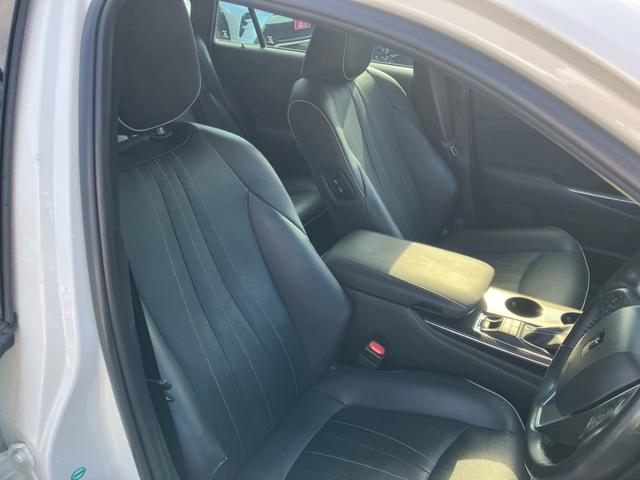 クラウンハイブリッド RSアドバンス 純正ナビ トヨタセーフティ デジタルインナーミラー パノラミックビュー レザーシート ブラインドスポットモニター サンルーフ 純正アルミホイール ETC ドライブレコーダー ヘッドアップディスプレイ(12枚目)