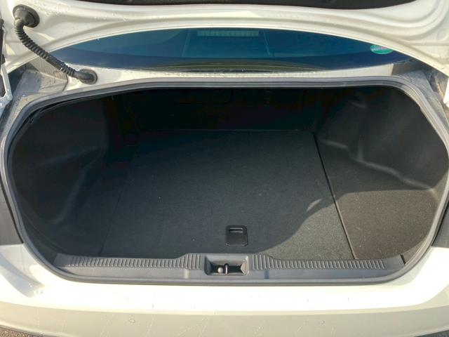 クラウンハイブリッド RSアドバンス 純正ナビ トヨタセーフティ デジタルインナーミラー パノラミックビュー レザーシート ブラインドスポットモニター サンルーフ 純正アルミホイール ETC ドライブレコーダー ヘッドアップディスプレイ(17枚目)