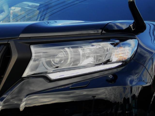 ランドクルーザープラド TX Lパッケージ マットブラックエディション 2800ディーゼル 3列7人乗り 電動黒革シート サンルーフ アルパインBIGナビ 後席モニターX2機 アルパインデジタルミラー(4枚目)