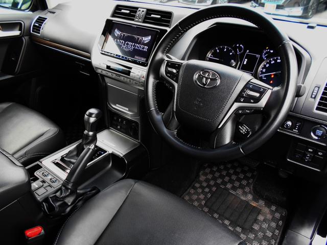 ランドクルーザープラド TX Lパッケージ マットブラックエディション 2800ディーゼル 3列7人乗り 電動黒革シート サンルーフ アルパインBIGナビ 後席モニターX2機 アルパインデジタルミラー(20枚目)