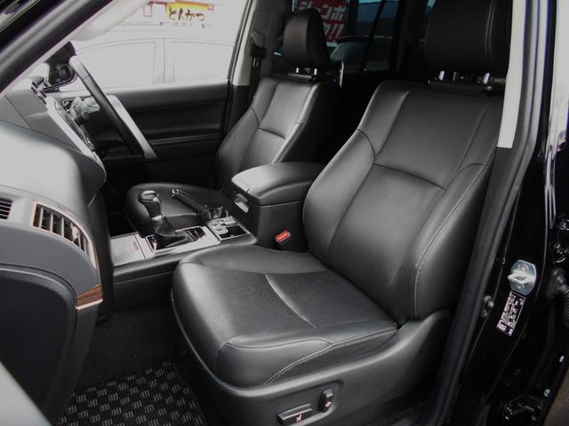 ランドクルーザープラド TX Lパッケージ マットブラックエディション 2800ディーゼル 3列7人乗り 電動黒革シート サンルーフ アルパインBIGナビ 後席モニターX2機 アルパインデジタルミラー(25枚目)