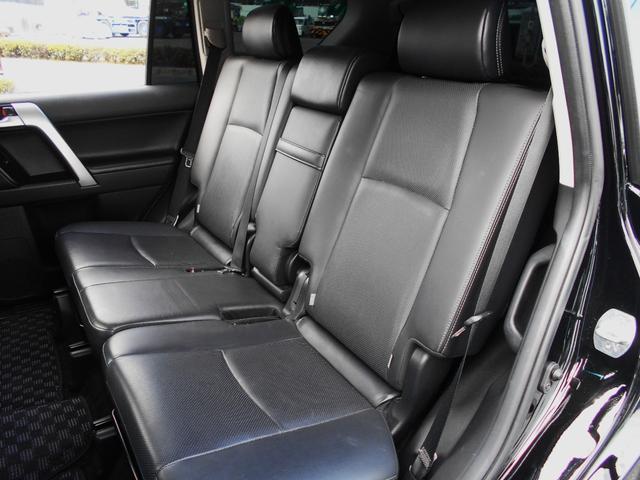 ランドクルーザープラド TX Lパッケージ マットブラックエディション 2800ディーゼル 3列7人乗り 電動黒革シート サンルーフ アルパインBIGナビ 後席モニターX2機 アルパインデジタルミラー(40枚目)