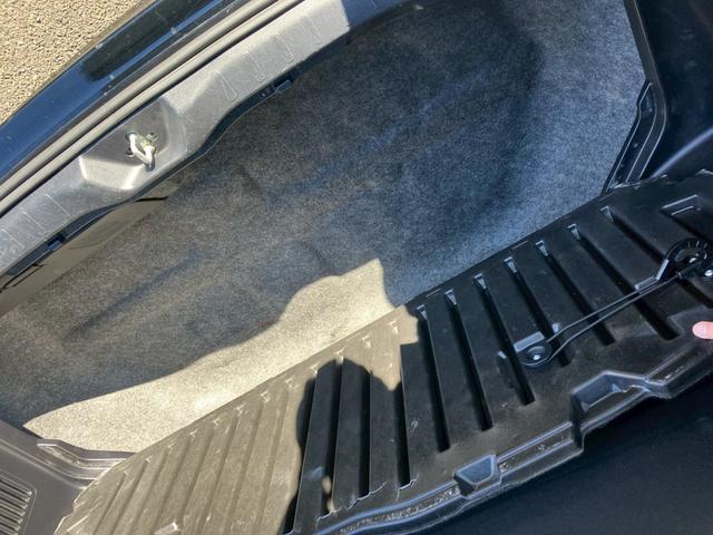 ノア Si ダブルバイビー 純正10インチナビ フルセグ DVD バックカメラ フリップダウン トヨタセーフティ 両側パワースライドドア ハーフレザーシート クルーズコントロール 純正アルミホイール ETC フォグ(25枚目)