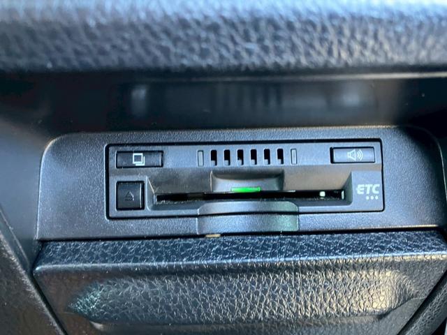 ノア Si ダブルバイビー 純正10インチナビ フルセグ DVD バックカメラ フリップダウン トヨタセーフティ 両側パワースライドドア ハーフレザーシート クルーズコントロール 純正アルミホイール ETC フォグ(40枚目)