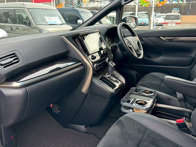 アルファード ２．５Ｓ　タイプゴールドＩＩＩ　※両側電動スライドドア・社外デジタルミラー・ＬＥＤヘッドライト・トヨタセーフティーセンス・純正ディスプレイオーディオ・バックモニター・Ｂｌｕｅｔｏｏｔｈ・ＨＤＭＩ・純正後席モニター・ビルトインＥＴＣ（9枚目）