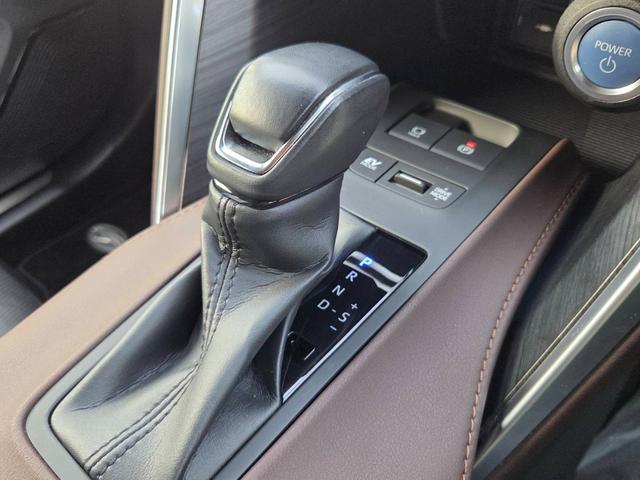 ハリアーハイブリッド Ｚ　レザーパッケージ　純正１２．３インチディスプレイオーディオ　フルセグＴＶ　パノラミックビューモニター　モデリスタエアロ　デジタルインナーミラー　ＪＢＬサウンド　セーフティーセンス　１９インチＡＷ　ＥＴＣ　エアシート（12枚目）