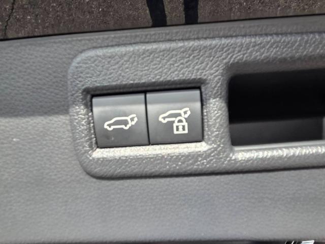 ハリアーハイブリッド Ｚ　レザーパッケージ　純正１２．３インチディスプレイオーディオ　フルセグＴＶ　パノラミックビューモニター　モデリスタエアロ　デジタルインナーミラー　ＪＢＬサウンド　セーフティーセンス　１９インチＡＷ　ＥＴＣ　エアシート（32枚目）