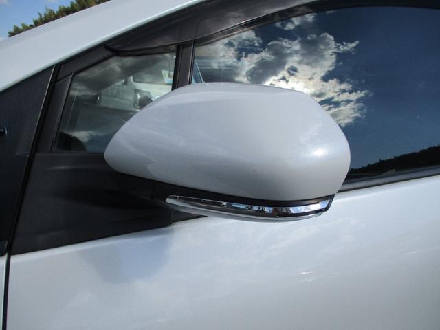 プリウス Ａツーリングセレクション　モデリスタフルエアロ　純正９インチナビフルセグ　クリアランスソナー　トヨタセーフティーセンス　レザーシート　Ｐシート　両席シートヒーター　Ｂカメラ　ＥＴＣ　ブラインドスポットモニター（19枚目）