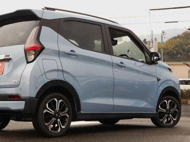 ｅＫクロス ＥＶ Ｐ　Ｐプレミアム　先進安全快適パッケージ　純正フルセグナビ　バックカメラ　全方位モニター　ハーフレザーシート　インナーミラー　プロパイロット　充電ケーブル付（4枚目）