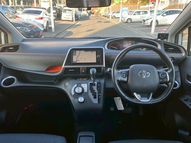 シエンタ Ｇ　純正ナビ　フルセグＴＶ　ＤＶＤ　Ｂｌｕｅｔｏｏｔｈ　バックカメラ　社外アルミホイール　両側パワースライドドア　ＥＴＣ　ステアリングスイッチ（12枚目）