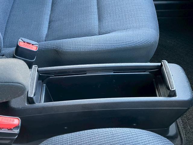 シエンタ Ｇ　純正ナビ　フルセグＴＶ　ＤＶＤ　Ｂｌｕｅｔｏｏｔｈ　バックカメラ　社外アルミホイール　両側パワースライドドア　ＥＴＣ　ステアリングスイッチ（35枚目）