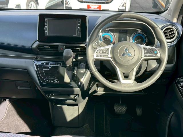 eKクロス T ※LEDヘッドライト・オートエアコン・オートライト・純正ナビ・アラウンドビューモニター・プライバシーガラス・ETC・ドライブレコーダー・ISOFIX・キーレスプッシュスタート・スマートキー・ABS(5枚目)