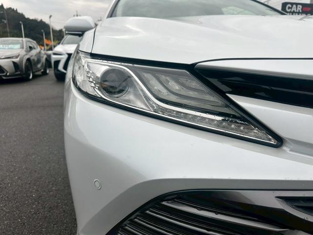 カムリ Ｇレザーパッケージ　純正メーカーナビ　ＬＥＤヘッドライト　フルセグＴＶ　テレビキャンセラー　バックモニター　ヘッドアップディスプレイ　ブラインドスポットモニター　前席パワーシート　シートヒーター　ベージュ革シート（10枚目）