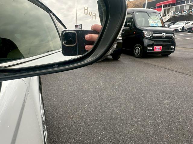 カムリ Ｇレザーパッケージ　純正メーカーナビ　ＬＥＤヘッドライト　フルセグＴＶ　テレビキャンセラー　バックモニター　ヘッドアップディスプレイ　ブラインドスポットモニター　前席パワーシート　シートヒーター　ベージュ革シート（21枚目）