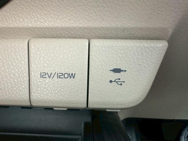カムリ Ｇレザーパッケージ　純正メーカーナビ　ＬＥＤヘッドライト　フルセグＴＶ　テレビキャンセラー　バックモニター　ヘッドアップディスプレイ　ブラインドスポットモニター　前席パワーシート　シートヒーター　ベージュ革シート（32枚目）